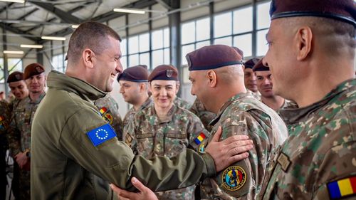Ministrul Apărării și șeful Statului Major în vizită la militarii români din Bosnia Herțegovina. România preia conducerea misiunii UE