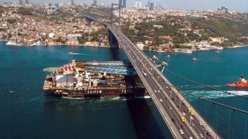 Turcia întârzie trecerea petrolierelor prin strâmtoarea Bosfor