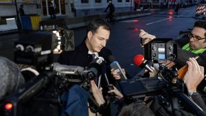 Premierul belgian Alexander De Croo denunţă „violenţe absolut inacceptabile” după manifestațiile anti-COVID-19 de la Bruxelles, soldate cu trei polițiști răniți și 40 de arestări