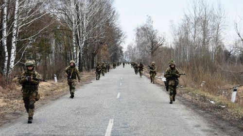 REPORTAJ Cum se pregătește populația de rezistență armată pentru a apăra capitala Kiev