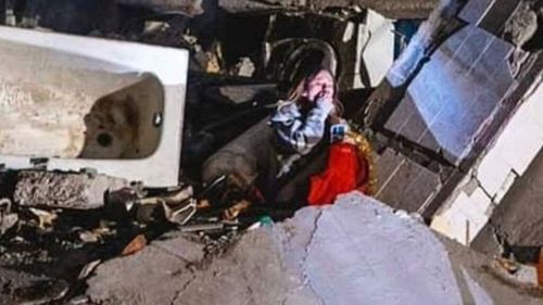 Ce a scris pe Instagram fata aflată în baie, la etajul 7, care a supraviețuit miraculos bombardamentului rusesc din Dnipro: "Nu am cuvinte, nu am sentimente, simt doar un gol profund, mai sunt?/ Părinții fetei sunt prinși sub dărămături, iar iubitul a pierit în război în septembrie