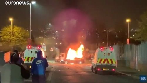 VIDEO Irlanda de Nord: O femeie ucisă la Londonderry/ Poliția tratează cazul ca fiind ”un incident terorist”