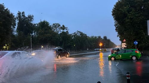 Avertizarea cod roșu de ploi, prelungită până miercuri la ora 18.00 pentru mai multe localități din județul Constanța