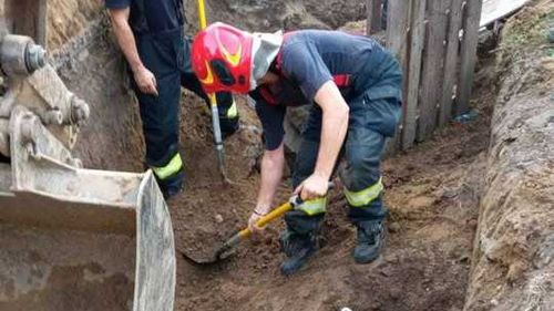 Timiș: Doi muncitori surprinși de un val de pământ. Unul dintre ei este în stop cardiorespirator