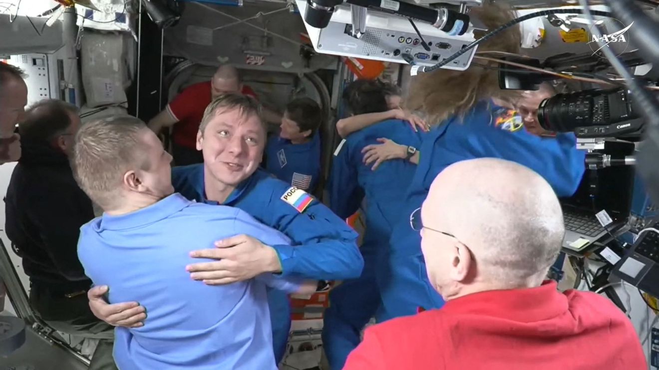 Noul echipaj a ajuns pe Stația Spațială Internațională pentru a înlocui astronauții blocați de nouă luni