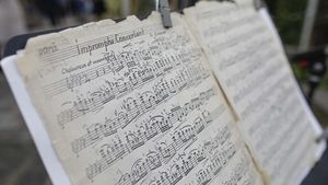 Universitățile de muzică: Reducerea orelor în liceu amenință locurile de muncă ale profesorilor și formarea artistică a elevilor / Cer instrumente în școli, coruri sâmbăta și jazz-pop la vocațional