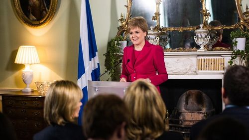 Premierul Scoției, Nicola Sturgeon, face presiuni pentru un nou referendum pentru independență/ Naționaliștii scoțieni au obținut un  număr record de mandate la alegerile de joi