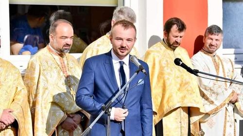 România a stabilit oficial ”Ziua Națională de Conștientizare a Violențelor Împotriva Creștinilor” / Pe 16 august vor fi luminate în roșu Parlamentul, Guvernul, sediile autorităților publice centrale și locale, Arcul de Triumf și Palatul Mogoșoaia