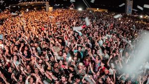Peste 70.000 de participanți la Neversea, în a treia seară/ Cap de afiș: Black Eyed Peas (SUA)
