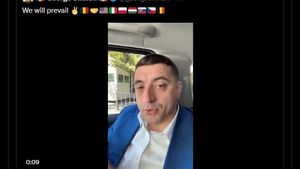Tristan Tate, acuzat de viol și trafic de persoane de DIICOT, vorbește despre ”criminalitatea din Vest”, într-un mesaj pro-Simion scris în română pe X: ”Tinere, uită-te la Europa de Vest / Salvează-ți țara de globaliști” / În primul tur, Tate l-a susținut pe Ponta
