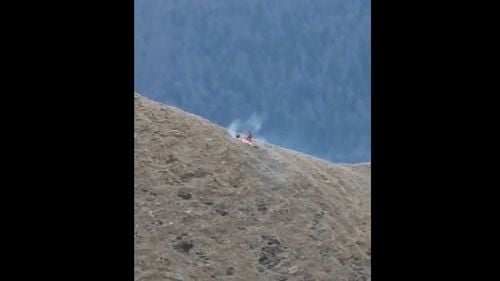 VIDEO Turist din București, amendat cu 3.000 de lei după ce a incendiat pajiştea din apropierea Crucii Caraiman