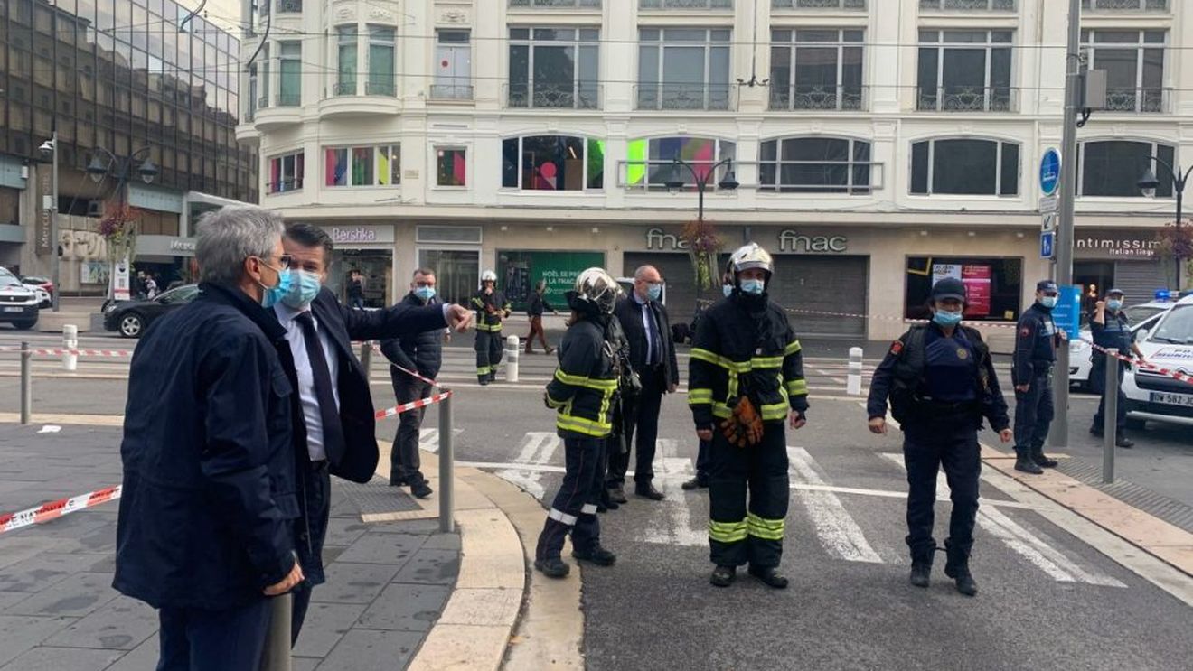 Criminalul de la Nisa, care a înjunghiat mortal săptămâna trecută trei persoane, a fost testat pozitiv la coronavirus / El se află internat în spital, după ce a fost rănit grav de forțele de ordine