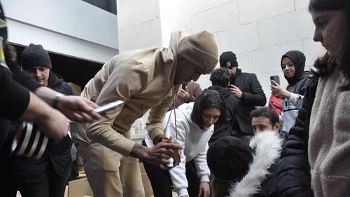 Un fotbalist brazilian al lui Beșiktaș adoptă o fetiță rămasă fără familie după cutremurul din Turcia/ Josef de Souza vrea să înființeze cu ajutorul prietenilor un orfelinat la Istanbul