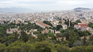 Studiu: Temperatura solului a crescut cu până la 10°C în jurul Atenei, după incendiile din 2024