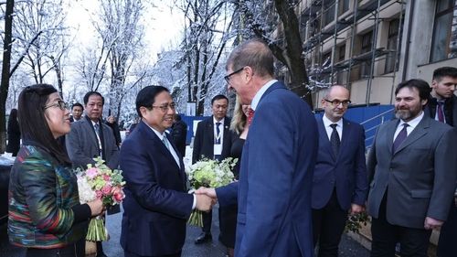 Symbolic Return: Vietnamese Prime Minister's Visit to Romania marks 40 years since graduating from Bucharest's Faculty of Construction in 1984