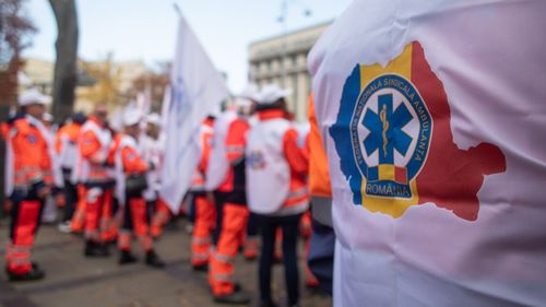 Sindicaliștii din Ambulanță anunță că vor continua protestele cerând să se întâlnească urgent cu Marcel Ciolacu, după ce Nicolae Ciucă i-a ignorat, susțin aceștia