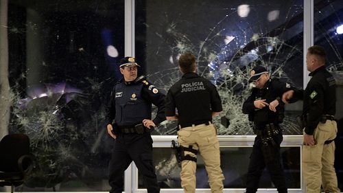 Poliţia braziliană a arestat membri ai unei bande create pentru a spiona şi ucide parlamentari şi judecători