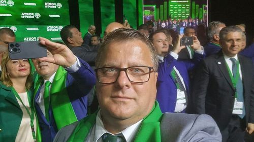 Un deputat ales pe listele AUR și care a trecut la Forța Dreptei, trimis în judecată de DNA / Procurorii îl acuză, între altele, că în perioada în care era primar al unei comune din Alba a pus angajați ai instituției să lucreze la construcția unor case ale sale