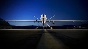 Reuters: Invazia rusă în Ucraina stimulează cererile guvernelor europene pentru drone şi rachete fabricate în SUA