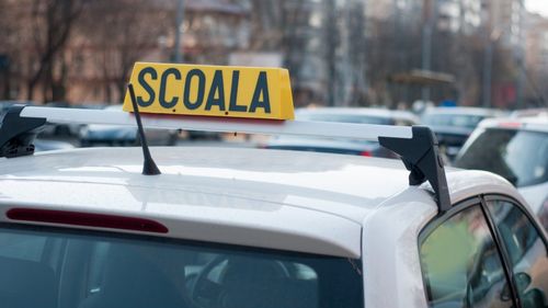 Un deputat USR a depus o propunere legislativă pentru eliminarea examenului teoretic pentru șoferii care vor să obțină un permis de conducere de categorie superioară