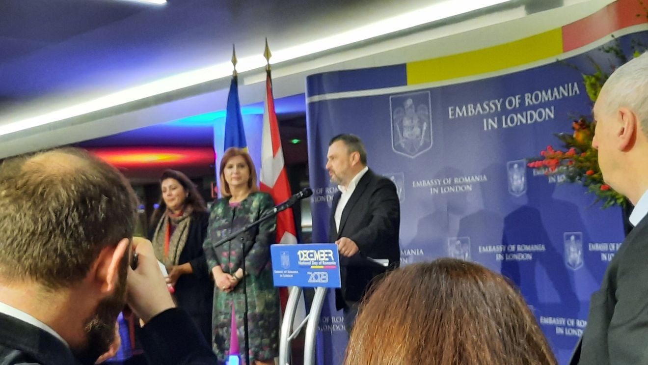 Ziua Națională a României la Londra: O ambasadoare remarcabilă, un secretar de stat jenant