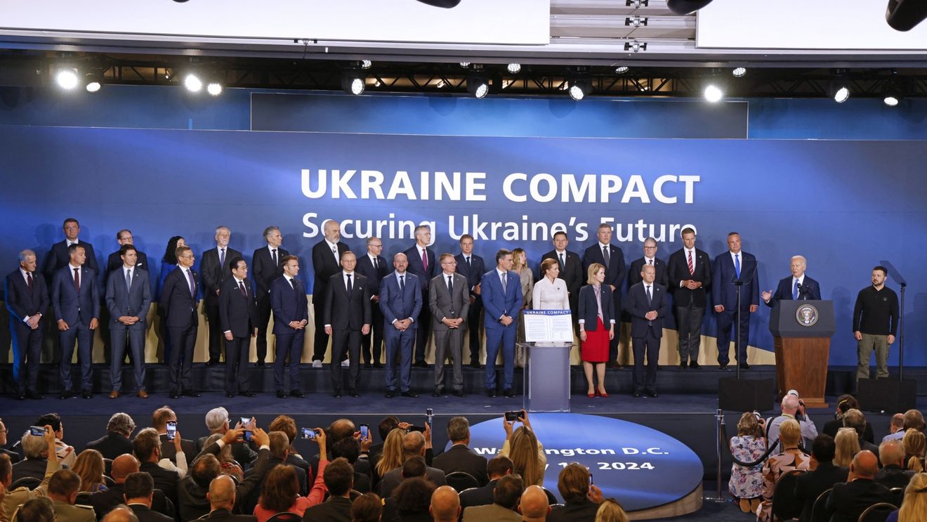 Summitul NATO: Nicolae Ciucă apare într-o fotografie oficială de grup alături de șefii de stat, chiar în spatele președinților Biden și Zelenski / Președintele Iohannis nu apare în imagine