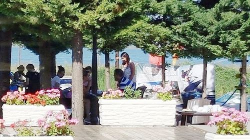 Ultima aroganță: 100 de mii de euro din bani publici pentru un sejur de șapte zile la mare pentru 92 de funcționari și 26 de consilieri de la Consiliul Județean Mehedinți. Pretextul: cursuri de perfecționare pe fonduri europene plus o ședintă ad-hoc