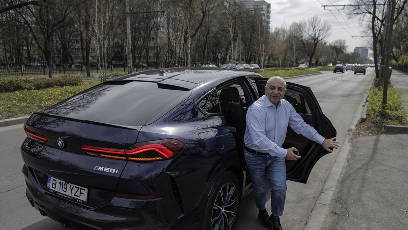 Cîrstoiu, întrebat cu ce mașină a venit la conferința de presă: Cu mașina personală / BMW-ul X6 din parcarea sediului de campanie nu figurează în declarația de avere ca mașină personală, ci aparține firmei sale/ Ce spune despre Cadillac-ul din garaj