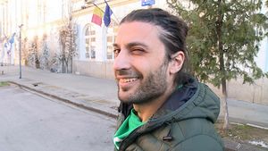 Explicația individului care a mâzgălit cu graffiti monumente istorice din București: „Eu sunt reîncarnat din a cincea viață”