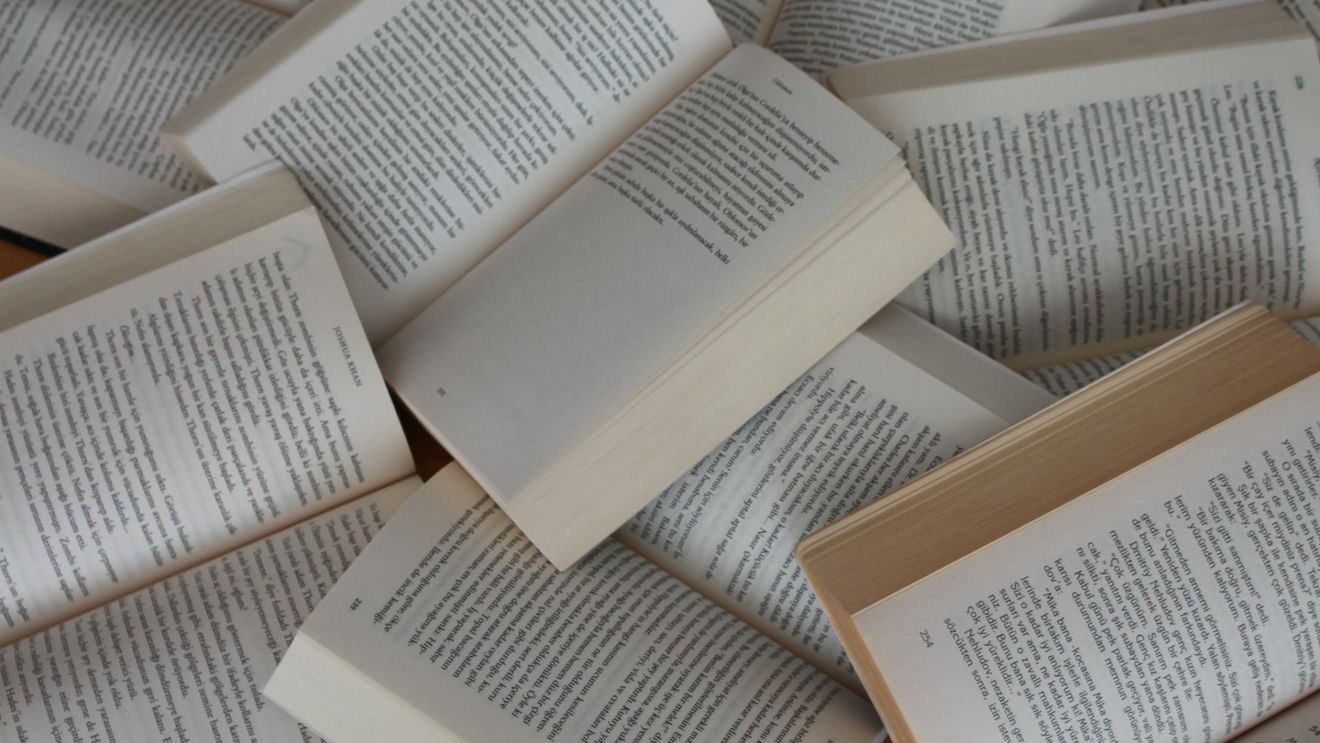 Un studiu sugerează că lectura, jocurile de logică și dobândirea de noi abilități pot contribui la întârzierea apariției bolii Alzheimer