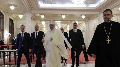 Marcel Ciolacu și Nicolae Ciucă, prezenți la aniversarea Patriarhului Daniel