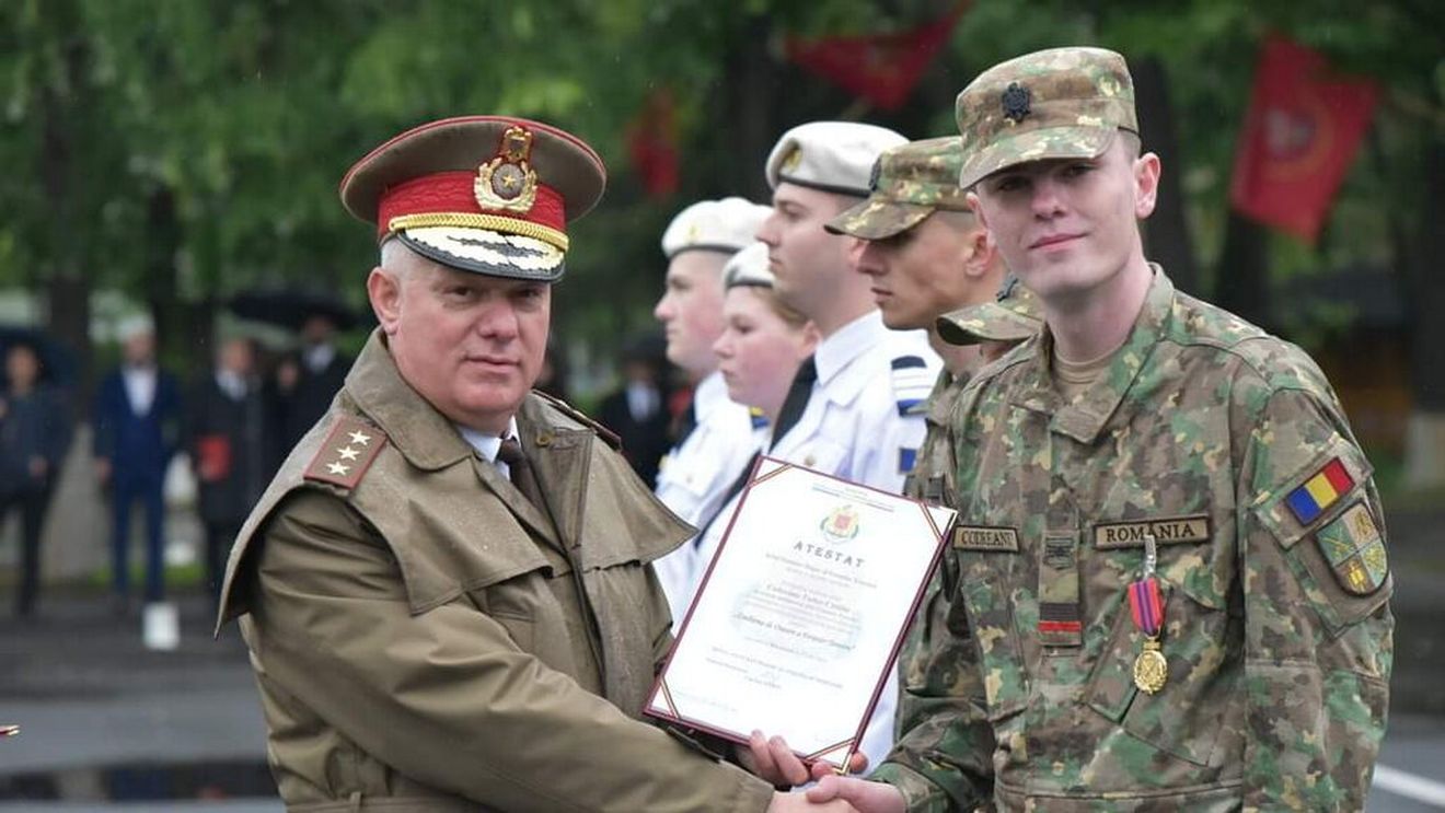 Student militar la Apărare Cibernetică, decorat pentru invențiile sale, printre care o celulă flexibilă de sortare a cartuşelor, o aplicaţie software pentru îmbunătăţirea dispozitivelor de tragere și o staţie meteo autonomă