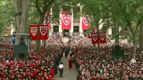O judecătoare numită de Barack Obama a anulat îngheţarea finanţării de peste 2 miliarde de dolari pentru Harvard / Donald Trump acuză celebra universitate că este pepinieră woke antisemită şi i-a retras subvenţiile federale