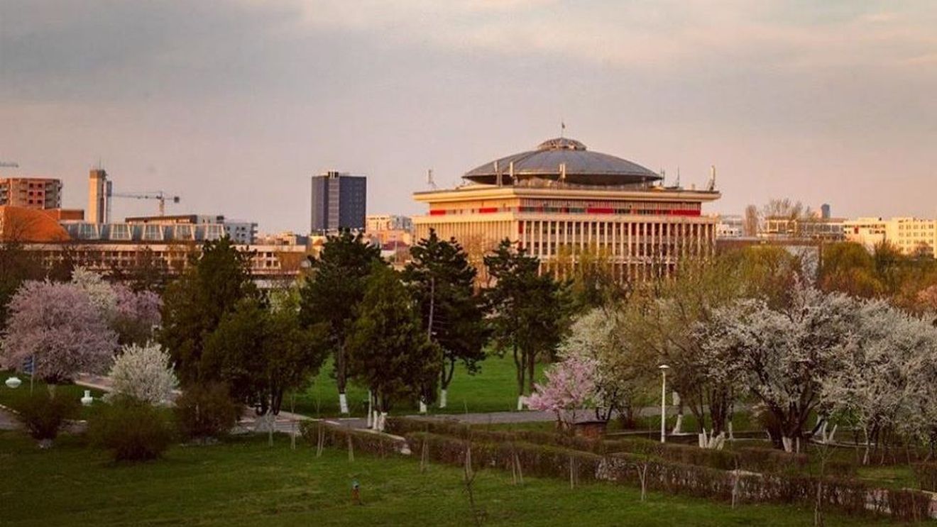 Mii de bucureșteni cer redeschiderea parcului Universității Politehnica București închis la începutul pandemiei. Rectorul: Consiliul de Administrație nu este de acord din cauza furturilor și distrugerilor