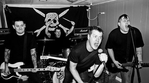 Bilete de 18 dolari pentru vaccinați și 1.000 de dolari pentru nevaccinați la concert de muzică punk în Florida