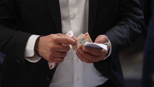 UE şi-a depăşit atribuţiile în stabilirea regulilor privind salariul minim, a hotărât Curtea de Justiţie a Uniunii Europene