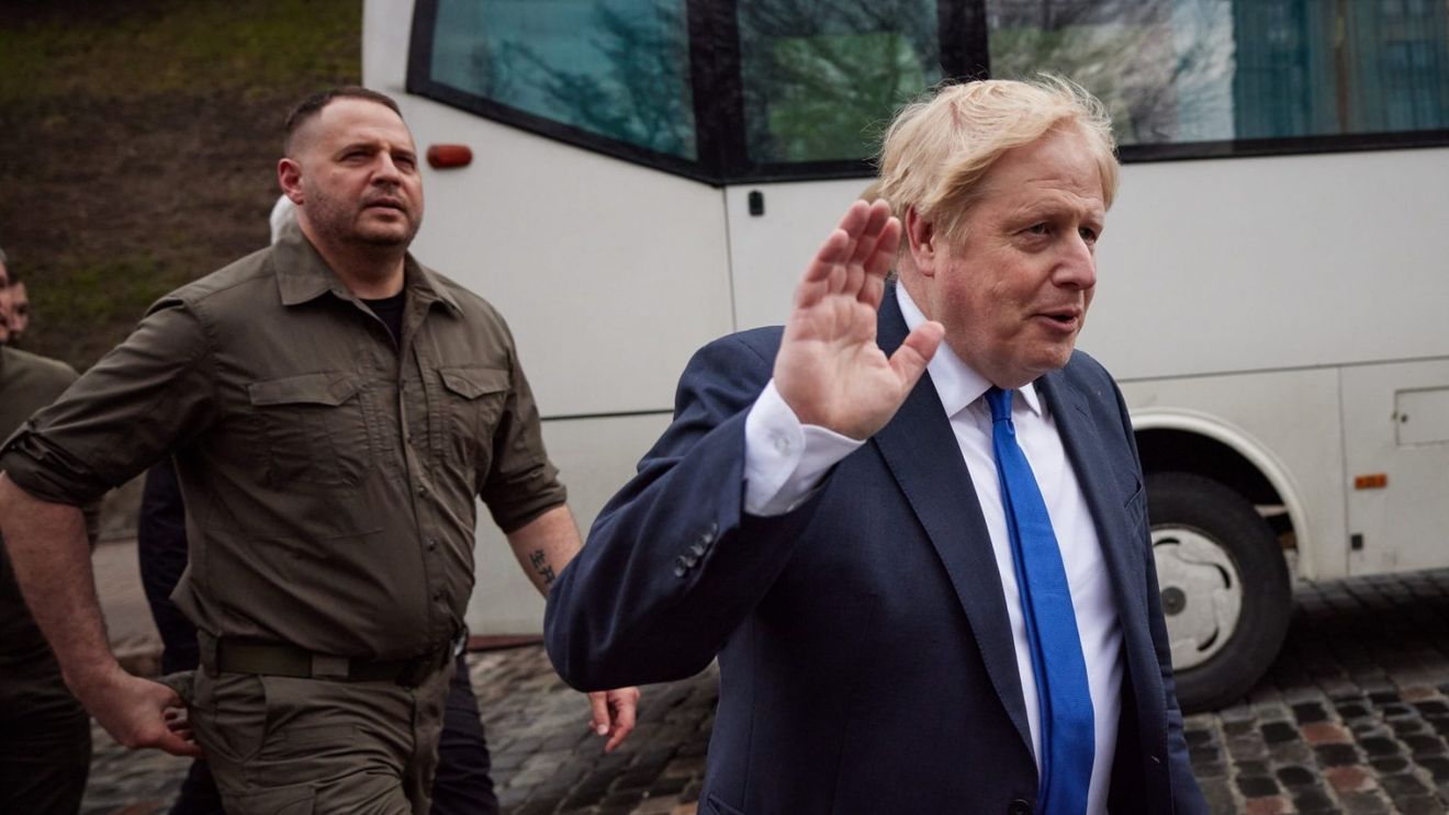 Premierul Boris Johnson spune că ar demisiona dacă ar fi nevoit să abandoneze Ucraina din cauză că ar deveni prea dificil sau costisitor de susținut