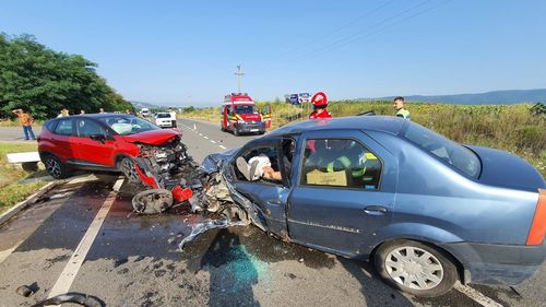 Dosar penal pentru un șofer beat care a intrat cu mașina pe contrasens și a lovit alte două autoturisme pe DN7, Orăștie-Deva