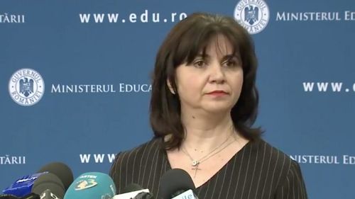 Monica Anisie: Secretarul de stat pentru învățământul preuniversitar este în concediu de odihnă pentru a putea desfășura alte activități, având în vedere că suntem în campanie electorală/106 cadre didactice spitalizate și 293 în carantină