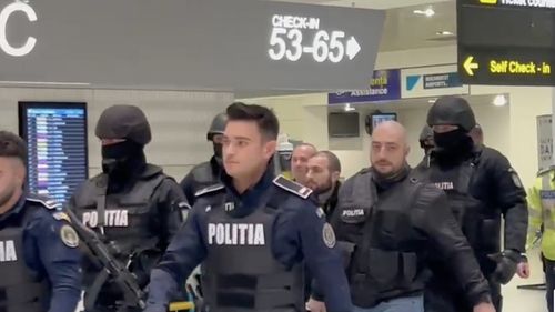 Patru persoane urmărite pentru furt, lovire şi alte violenţe, infracţiuni rutiere şi tâlhărie au fost aduse în ţară într-o singură zi, din Germania, Elveţia, Spania şi Polonia