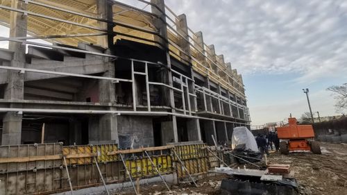 Incendiu la stadionul Giulești, fum gros după ce a ars o porțiune de polistiren