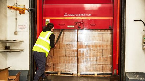 Royal Mail, serviciul de poștă britanic, anunță tăierea a 10.000 de locuri de muncă
