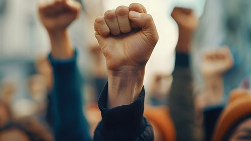 Un grup de 11 ONG-uri solicită coaliției de guvernare un grup de lucru și plan de măsuri pentru „prevenirea și combaterea extremismului, intoleranței și radicalizării”