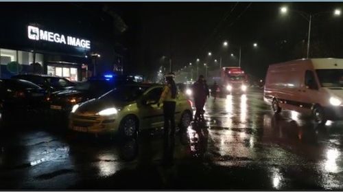 VIDEO Primele controale ale autoturismelor care au circulat în București după ora 22:00, după ce au intrat în vigoare restricțiile ordonanței militare