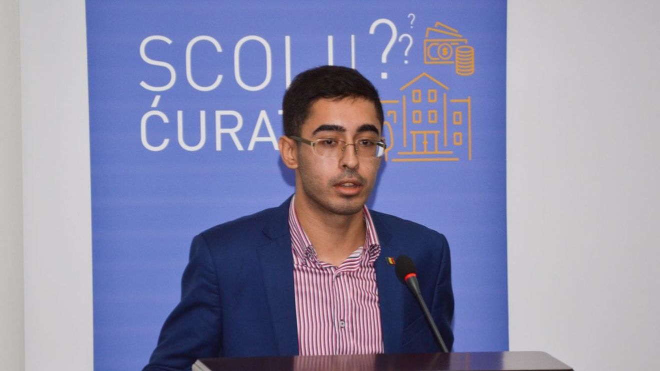 Fenomenul Brașov – Alexandru Manda, student la Drept: Ofer sprijin părinților și elevilor care vor să dea în judecată colegiile care au stabilit medie școlară obligatorie în gimnaziu