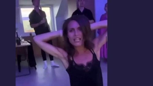 Șefa guvernului finlandez, Sanna Marin, nu va fi pedepsită pentru comportamentul din filmările în care apare dansând şi bând/În vară, au fost depuse plângeri că nu și-ar fi putut îndeplini atribuțiile din cauza alcoolului