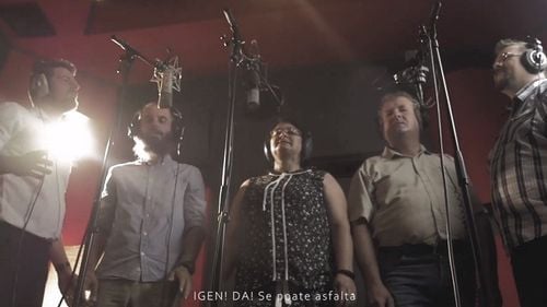 VIDEO Inedit în campanie. Candidații POL la Consiliul Local Reghin au lansat un clip cu o melodie cântată de ei, pentru a convinge alegătorii: „Igen! Da! Se poate asfalta”