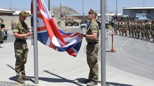 Sinuciderea veteranilor britanici după retragerea din Afganistan – ministrul care a făcut afirmația își cere scuze pentru că a dat o informație falsă