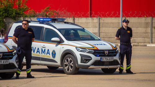 BREAKING | Șeful Autorității Vamale Române, Mihai Savin, plasat sub control judiciar pentru 60 de zile, cu interdicția de a-și exercita funcția. Împreună cu directorul executiv al direcției regionale Galați ar fi falsificat documente pentru a-l scăpa pe un consilier de sancțiunile date de polițiștii rutieri