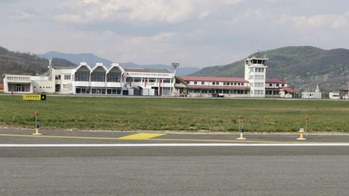 Parcarea maşinilor la aeroportul Maramureș, permisă doar cu taxă începând din luna august